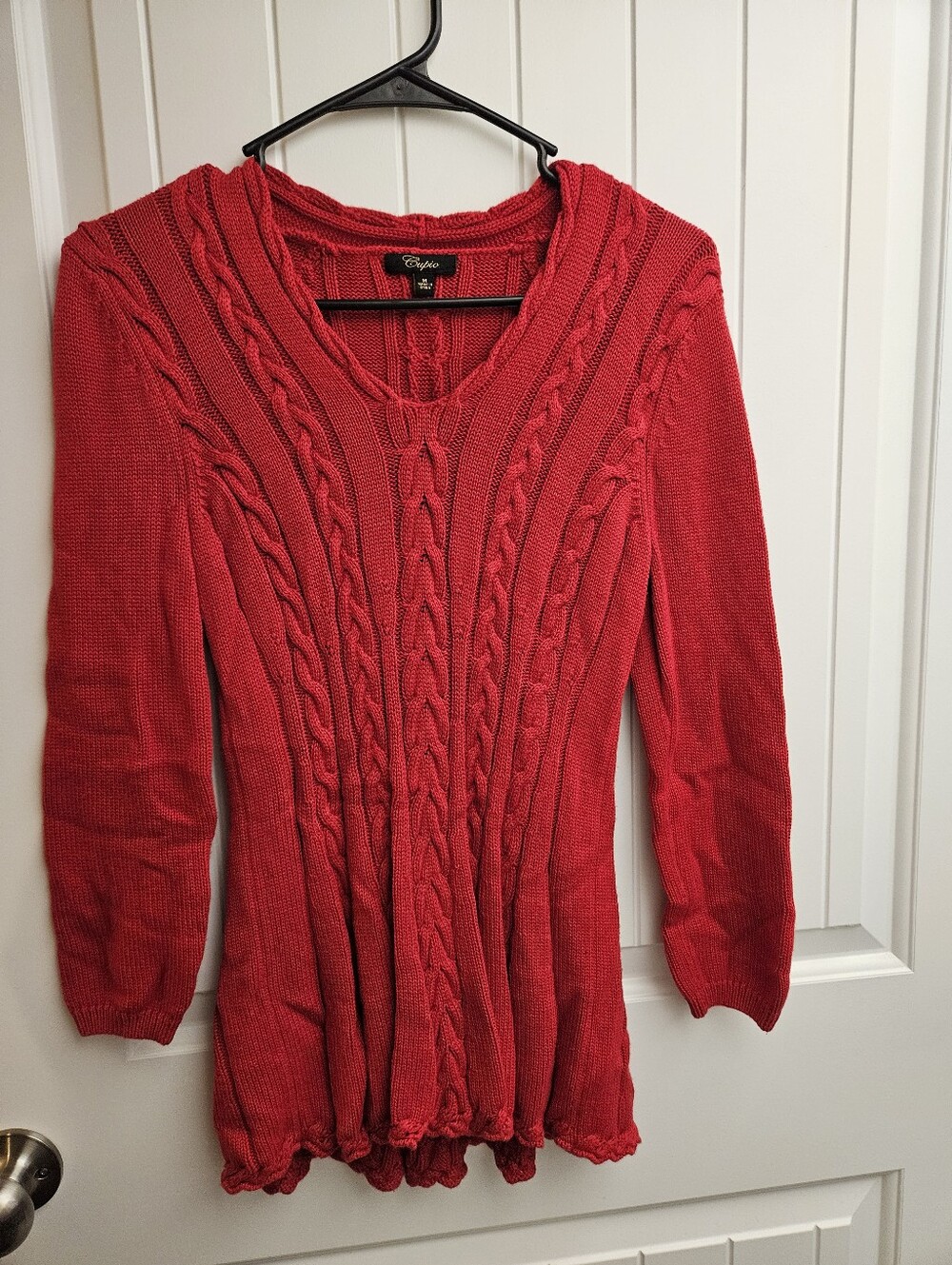 Cupio Red Cable-Knit V-Neck Sweater with Ruffled Hem